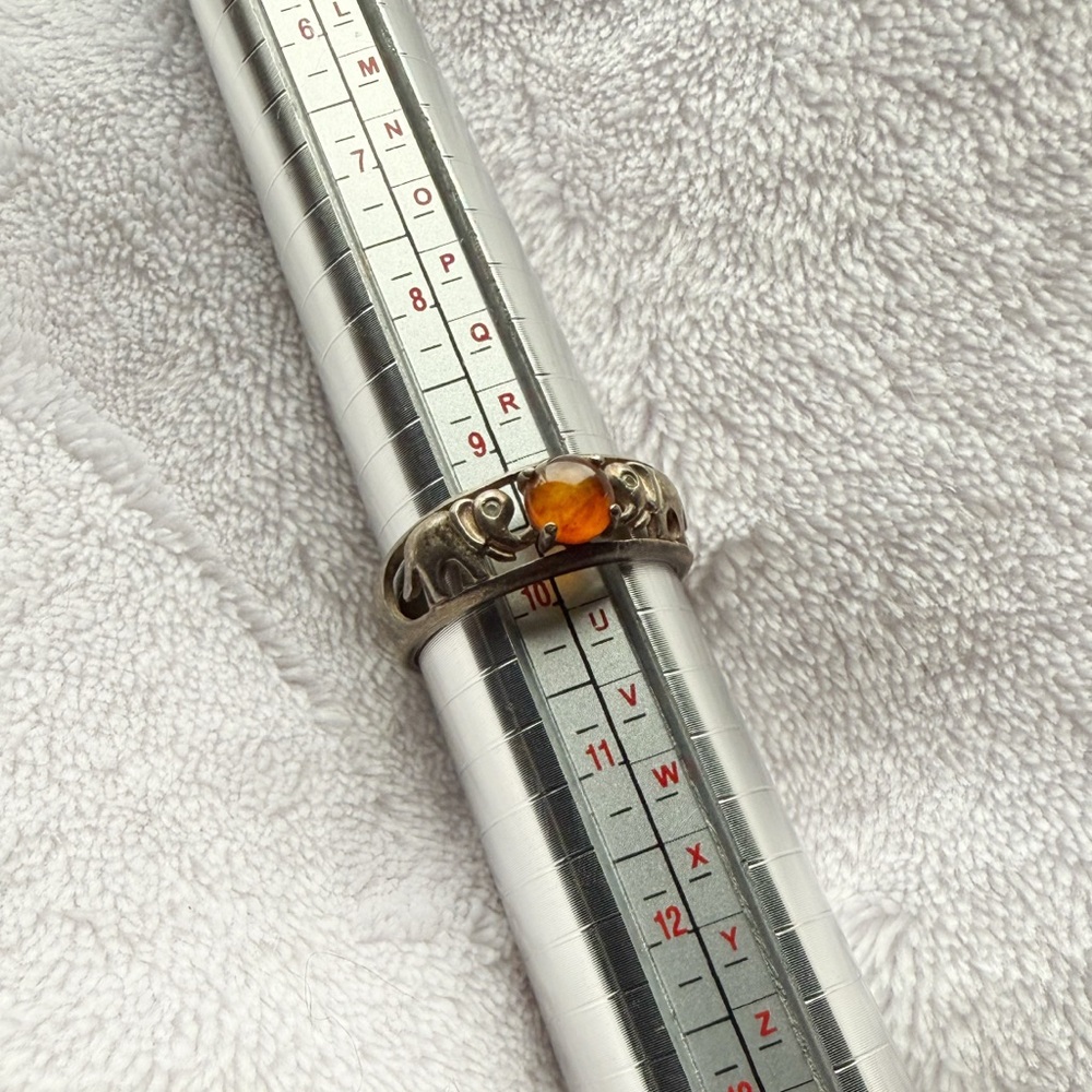 Vintage Sterling Silver Elephant Amber Ring